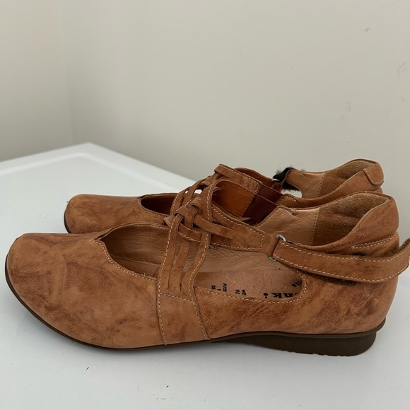 Think! Chilli Mary Jane Shoes Tan Size 8 US 39 EU - Picture 6 of 16